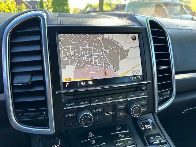 Porsche cayenne 3.0 v6 s e-hybrid 3-zhg-75 - afbeelding 8 van  46
