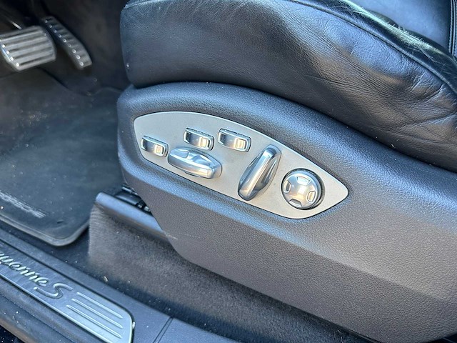 Porsche cayenne 3.0 v6 s e-hybrid 3-zhg-75 - afbeelding 17 van  46