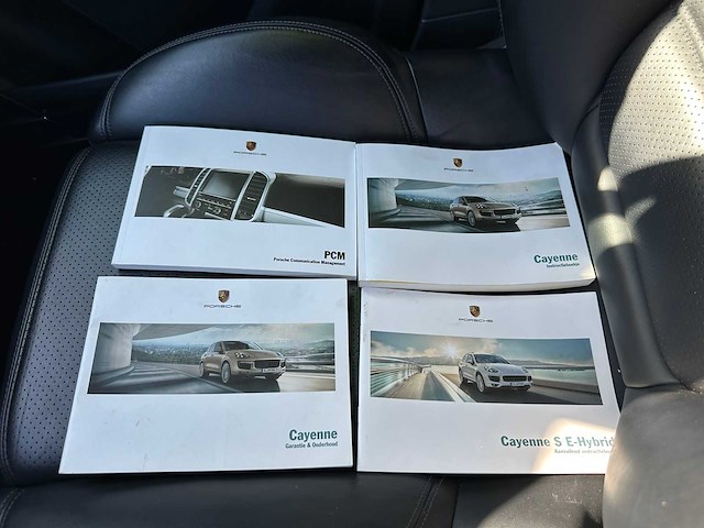 Porsche cayenne 3.0 v6 s e-hybrid 3-zhg-75 - afbeelding 25 van  46