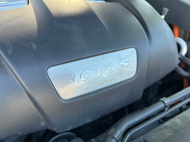 Porsche cayenne 3.0 v6 s e-hybrid 3-zhg-75 - afbeelding 32 van  46