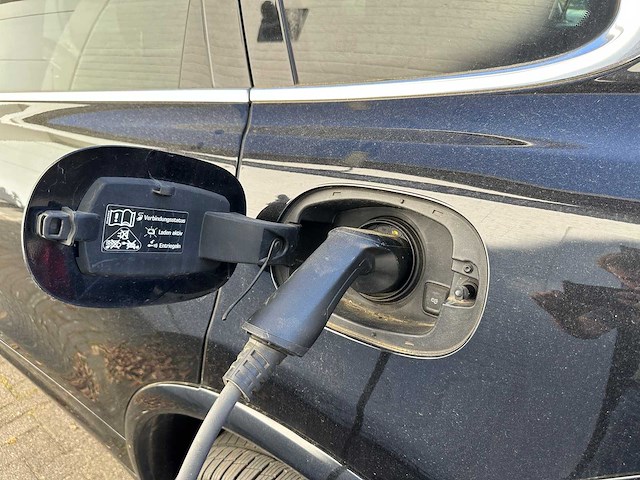 Porsche cayenne 3.0 v6 s e-hybrid 3-zhg-75 - afbeelding 38 van  46