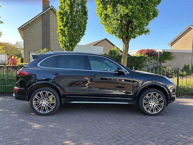 Porsche cayenne 3.0 v6 s e-hybrid 3-zhg-75 - afbeelding 43 van  46