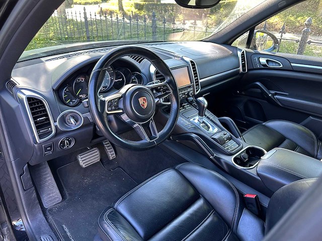 Porsche cayenne 3.0 v6 s e-hybrid 3-zhg-75 - afbeelding 46 van  46