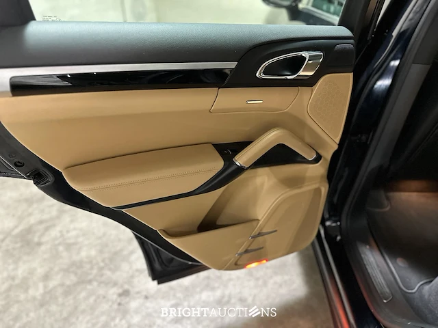 Porsche cayenne 3.0 v6 s e-hybrid 416pk 2014 (origineel-nl), 1-zdg-21 - afbeelding 27 van  49