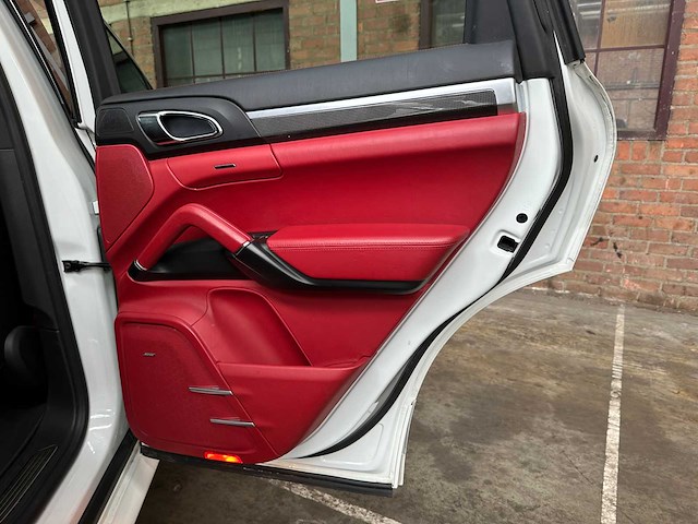 Porsche cayenne 3.6 v6 300pk 2015 - afbeelding 35 van  46