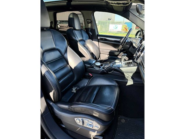 Porsche cayenne 4.2 v8 turbo s met nieuwe apk - diesel personenauto - afbeelding 2 van  33