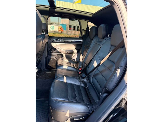 Porsche cayenne 4.2 v8 turbo s met nieuwe apk - diesel personenauto - afbeelding 9 van  33
