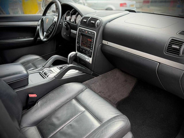 Porsche cayenne 4.5 turbo 57-rr-fj - afbeelding 4 van  37