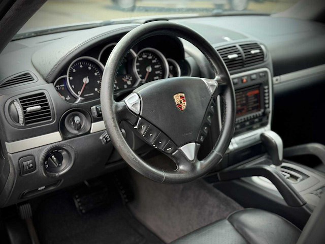 Porsche cayenne 4.5 turbo 57-rr-fj - afbeelding 37 van  37