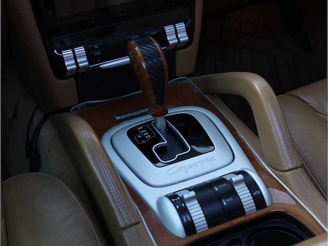 Porsche cayenne 4.5 v8 turbo 2005 450pk automaat - afbeelding 18 van  30