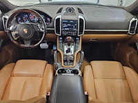 Porsche cayenne 4.8 s; k-517-rt - afbeelding 12 van  13