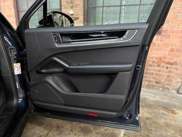 Porsche cayenne coupe 4.0 v8 s 474pk 2024 (1e eigenaar) fabrieksgarantie - afbeelding 50 van  59