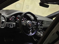 Porsche cayenne coupe turbo 4.0 v8 549pk 2019, j-757-hf - afbeelding 17 van  59