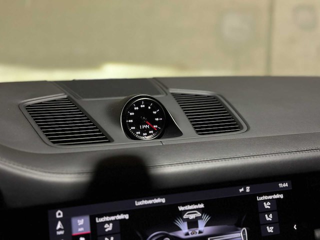 Porsche cayenne coupe turbo 4.0 v8 549pk 2019, j-757-hf - afbeelding 33 van  59