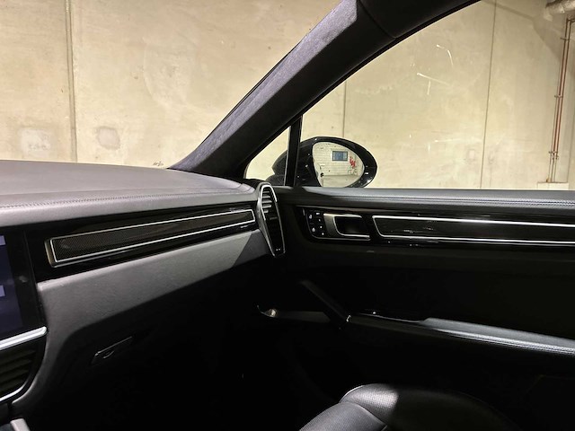 Porsche cayenne coupe turbo 4.0 v8 549pk 2019, j-757-hf - afbeelding 37 van  59