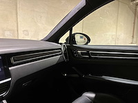 Porsche cayenne coupe turbo 4.0 v8 549pk 2019, j-757-hf - afbeelding 37 van  59