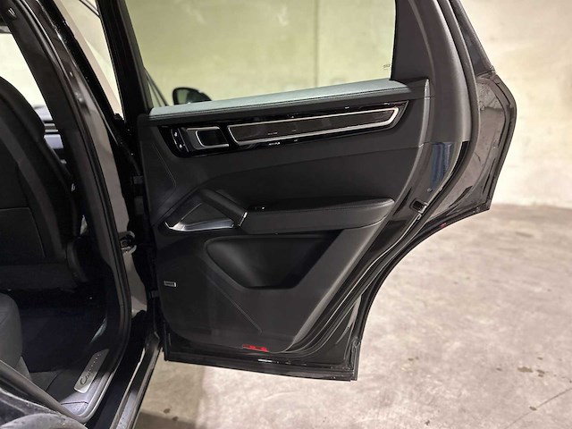 Porsche cayenne coupe turbo 4.0 v8 549pk 2019, j-757-hf - afbeelding 48 van  59