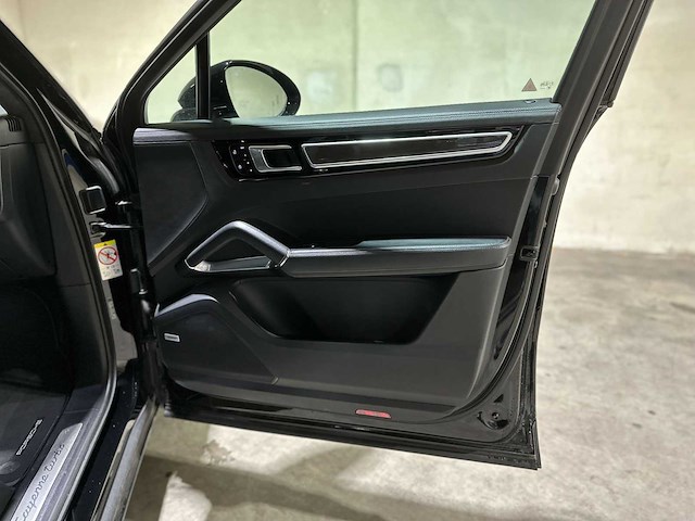 Porsche cayenne coupe turbo 4.0 v8 549pk 2019, j-757-hf - afbeelding 50 van  59