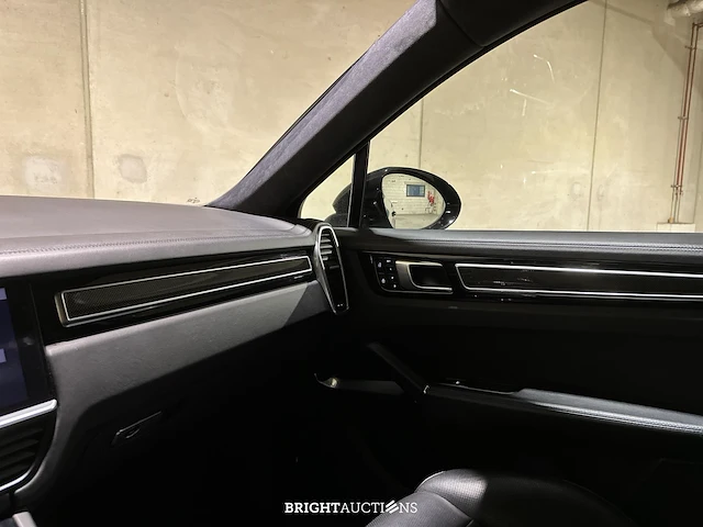 Porsche cayenne coupe turbo 4.0 v8 549pk 2019, j-757-hf - afbeelding 38 van  60