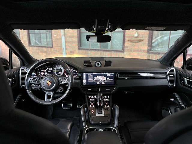 Porsche cayenne coupe turbo s e-hybrid 4.0 v8 -techart carbon- 680pk 2020 (origineel-nl), j-707-rt - afbeelding 16 van  70