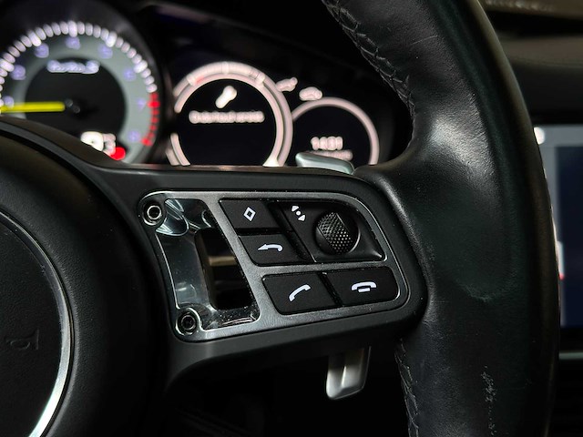 Porsche cayenne coupe turbo s e-hybrid 4.0 v8 -techart carbon- 680pk 2020 (origineel-nl), j-707-rt - afbeelding 22 van  70