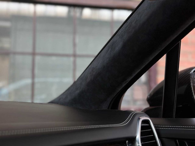 Porsche cayenne coupe turbo s e-hybrid 4.0 v8 -techart carbon- 680pk 2020 (origineel-nl), j-707-rt - afbeelding 41 van  70