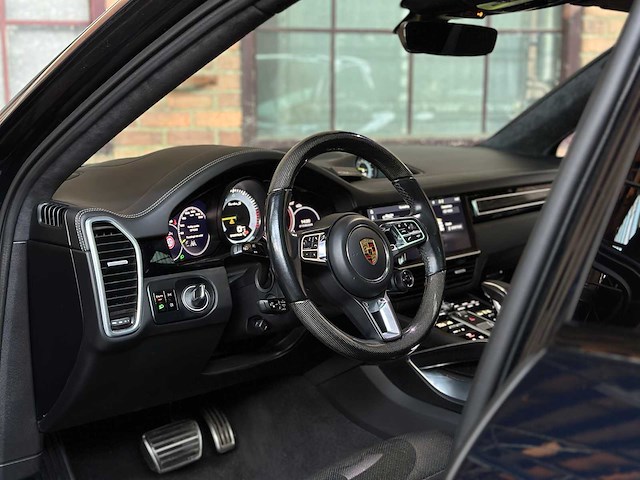 Porsche cayenne coupe turbo s e-hybrid 4.0 v8 -techart carbon- 680pk 2020 (origineel-nl), j-707-rt - afbeelding 13 van  70