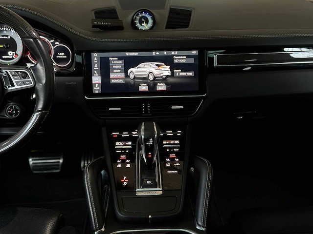 Porsche cayenne coupe turbo s e-hybrid 4.0 v8 -techart carbon- 680pk 2020 (origineel-nl), j-707-rt - afbeelding 19 van  70