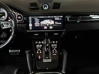 Porsche cayenne coupe turbo s e-hybrid 4.0 v8 -techart carbon- 680pk 2020 (origineel-nl), j-707-rt - afbeelding 19 van  70