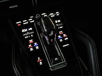 Porsche cayenne coupe turbo s e-hybrid 4.0 v8 -techart carbon- 680pk 2020 (origineel-nl), j-707-rt - afbeelding 32 van  70