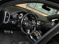 Porsche cayenne coupe turbo s e-hybrid 4.0 v8 -techart carbon- 680pk 2020 (origineel-nl), j-707-rt - afbeelding 14 van  70