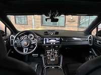 Porsche cayenne coupe turbo s e-hybrid 4.0 v8 -techart carbon- 680pk 2020 (origineel-nl), j-707-rt - afbeelding 16 van  70