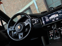 Porsche cayenne coupe turbo s e-hybrid 4.0 v8 -techart carbon- 680pk 2020 (origineel-nl), j-707-rt - afbeelding 18 van  70
