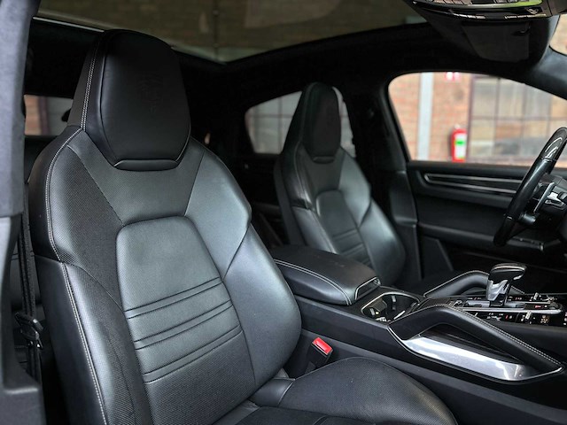 Porsche cayenne coupe turbo s e-hybrid 4.0 v8 -techart carbon- 680pk 2020 (origineel-nl), j-707-rt - afbeelding 64 van  70