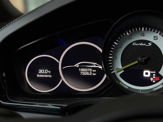 Porsche cayenne coupe turbo s e-hybrid 4.0 v8 -techart carbon- 680pk 2020 (origineel-nl), j-707-rt - afbeelding 17 van  54