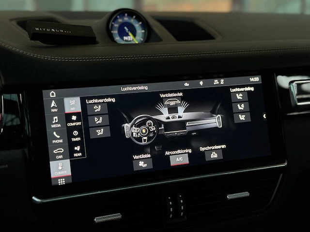 Porsche cayenne coupe turbo s e-hybrid 4.0 v8 -techart carbon- 680pk 2020 (origineel-nl), j-707-rt - afbeelding 24 van  54