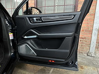 Porsche cayenne coupe turbo s e-hybrid 4.0 v8 -techart carbon- 680pk 2020 (origineel-nl), j-707-rt - afbeelding 40 van  54