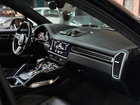 Porsche cayenne coupe turbo s e-hybrid 4.0 v8 -techart carbon- 680pk 2020 (origineel-nl), j-707-rt - afbeelding 44 van  54