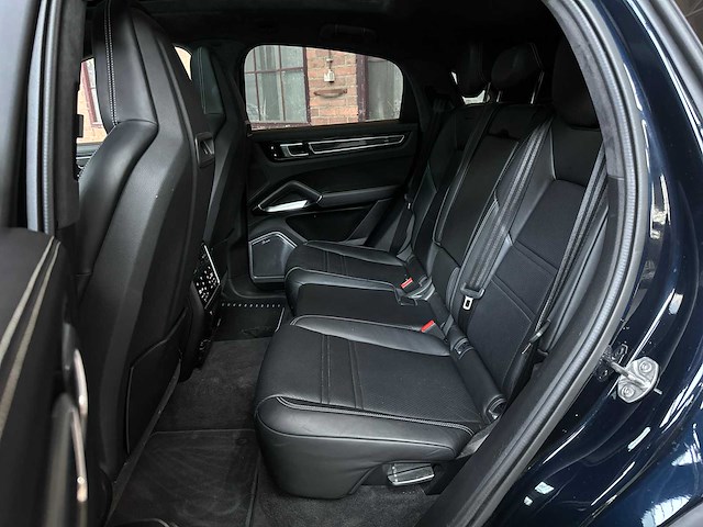 Porsche cayenne coupe turbo s e-hybrid 4.0 v8 -techart carbon- 680pk 2020 (origineel-nl), j-707-rt - afbeelding 46 van  54