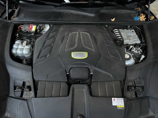 Porsche cayenne coupe turbo s e-hybrid 4.0 v8 -techart carbon- 680pk 2020 (origineel-nl), j-707-rt - afbeelding 50 van  54