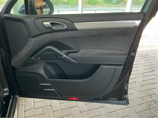 Porsche cayenne gts 4.8 v8 | pure kracht, sportiev en luxe 2012 ntw auto 420 pk - afbeelding 6 van  15