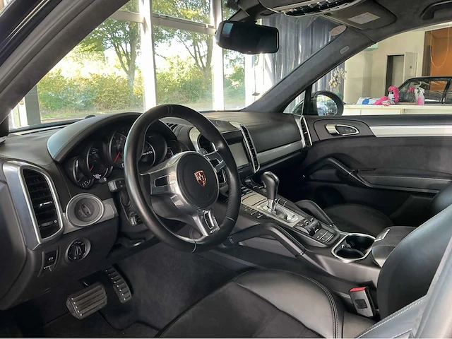 Porsche cayenne gts 4.8 v8 | pure kracht, sportiev en luxe 2012 ntw auto 420 pk - afbeelding 13 van  15