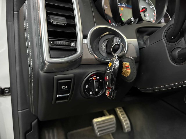 Porsche cayenne s 4.8 v8 sport-chrono 400pk 2013, jp-842-t - afbeelding 15 van  50