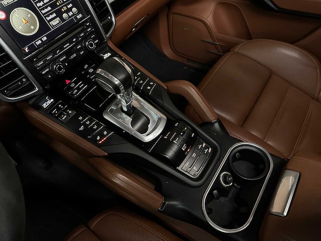 Porsche cayenne s e-hybrid 3.0 v6 416pk 2015, hb-194-d - afbeelding 19 van  47