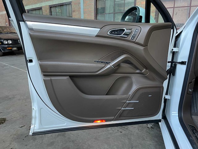 Porsche cayenne turbo 4.8 v8 500hp 2013 oem sport design 500pk 2013 - afbeelding 22 van  45