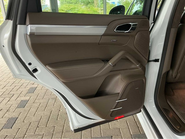 Porsche cayenne turbo 4.8 v8 500hp 2013 sport design 500pk 2013 btw auto - afbeelding 26 van  49