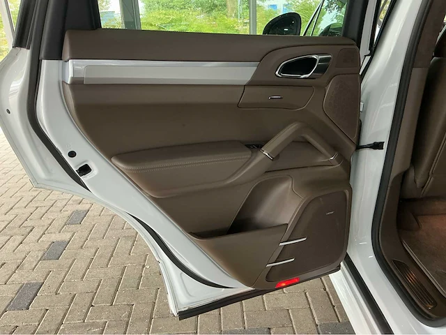 Porsche cayenne turbo 4.8 v8 500hp 2013 sport design 500pk 2013 btw auto - afbeelding 26 van  49
