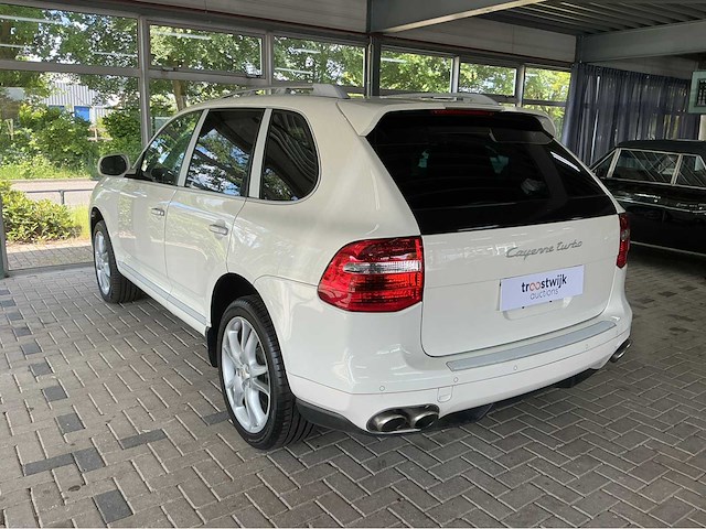 Porsche cayenne turbo 4.8 v8 500pk 2009 youngtimer hvf-20-f - afbeelding 2 van  32
