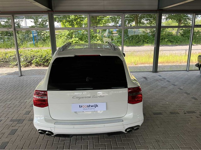 Porsche cayenne turbo 4.8 v8 500pk 2009 youngtimer hvf-20-f - afbeelding 4 van  32