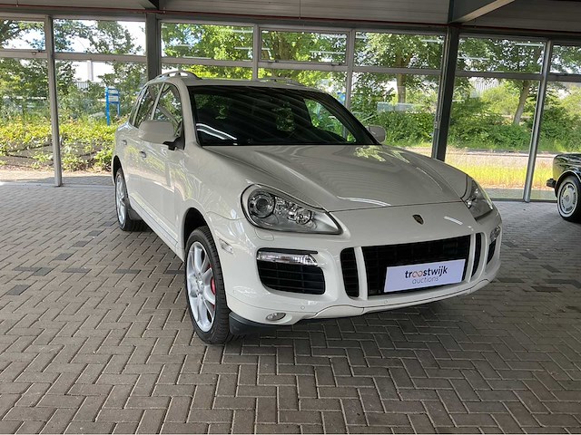 Porsche cayenne turbo 4.8 v8 500pk 2009 youngtimer hvf-20-f - afbeelding 3 van  4